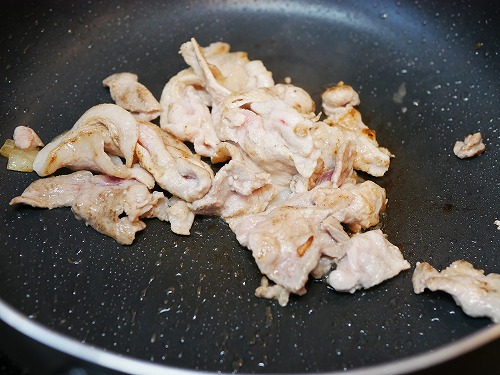 炒めた豚肉